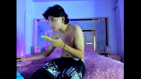 Snapshot of monky_0002 chatting on 03/08/26, 02:04 monky_0002 online show from 03/08/26, 02:04