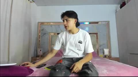 Snapshot of monky_0002 chatting on 03/15/26, 11:33 monky_0002 online show from 03/15/26, 11:33