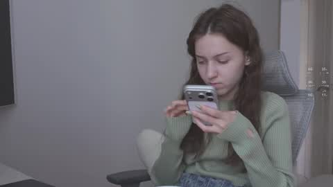 Snapshot of monnymoonn chatting on 06/18/26, 06:46 Mary online show from 06/18/26, 06:46