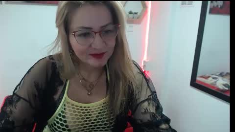 monserrat_diva online show from 09/20/25, 11:06