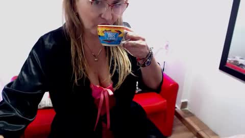 monserrat_diva online show from 10/01/25, 11:00
