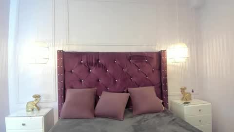 Snapshot of monserrat_girl chatting on 11/23/25, 11:54 online show from 11/23/25, 11:54