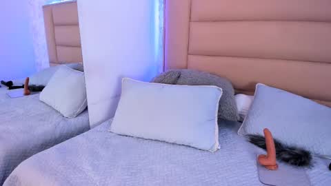 Snapshot of monserrat_towers chatting on 02/24/25, 06:58 Adriana online show from 02/24/25, 06:58