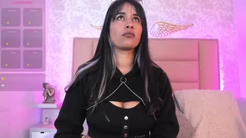 Snapshot of monserrat_towers chatting on 09/09/25, 12:59 Adriana online show from 09/09/25, 12:59