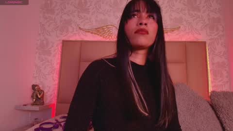 Snapshot of monserrat_towers chatting on 10/28/25, 01:58 Adriana online show from 10/28/25, 01:58