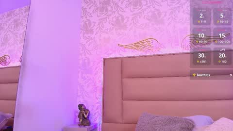 Snapshot of monserrat_towers chatting on 10/31/25, 02:29 Adriana online show from 10/31/25, 02:29