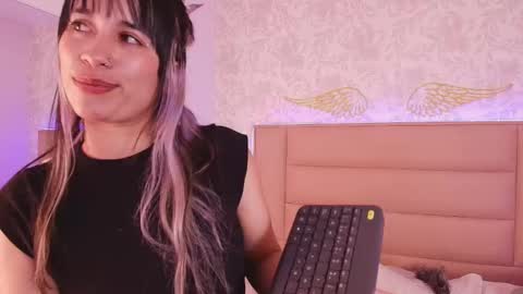 Snapshot of monserrat_towers chatting on 11/30/25, 01:48 Adriana online show from 11/30/25, 01:48