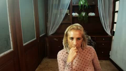Snapshot of monserratgray chatting on 07/24/26, 12:25 MONSERRAT online show from 07/24/26, 12:25