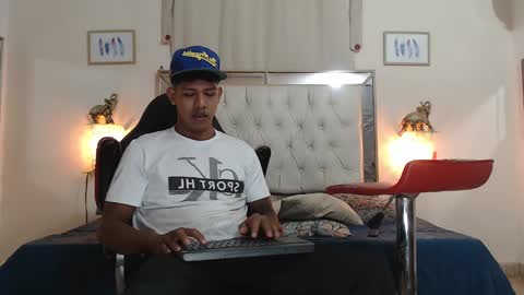 Snapshot of monsoon_the_best chatting on 09/10/25, 02:22 monsoon_the_best online show from 09/10/25, 02:22