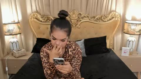 Snapshot of monstercock_olivia chatting on 05/14/26, 05:03 OliviaRoxy online show from 05/14/26, 05:03