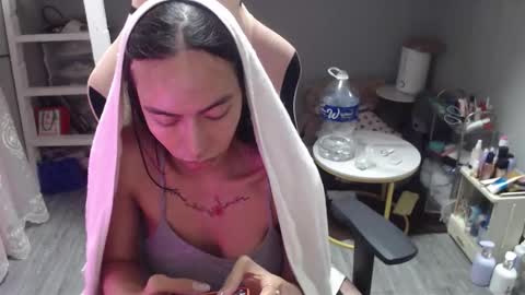 Snapshot of monstercockselfsuck chatting on 12/22/25, 10:45 ELYSE A SIMPLE GIRL online show from 12/22/25, 10:45