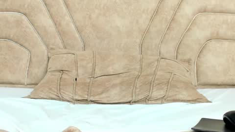 Snapshot of monsterhole91 chatting on 12/19/24, 11:46 Linda Darling online show from 12/19/24, 11:46