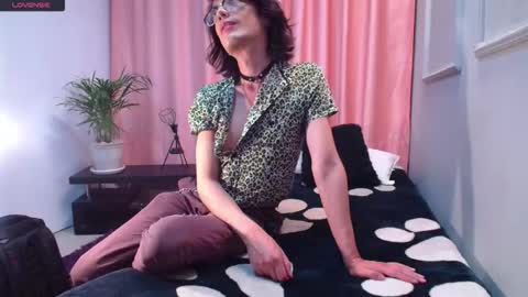 Snapshot of monsterhole91 chatting on 01/11/26, 07:13 Linda Darling online show from 01/11/26, 07:13