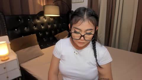 Snapshot of monstrouscockdivaontop chatting on 01/04/25, 10:27 Ruthie online show from 01/04/25, 10:27