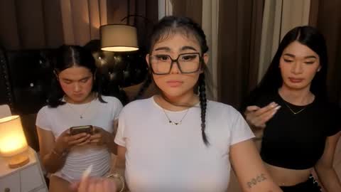 Snapshot of monstrouscockdivaontop chatting on 01/06/25, 07:52 Ruthie online show from 01/06/25, 07:52