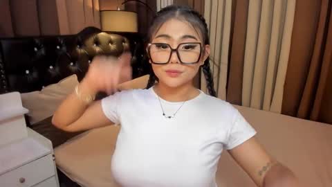 Snapshot of monstrouscockdivaontop chatting on 01/11/25, 10:51 Ruthie online show from 01/11/25, 10:51