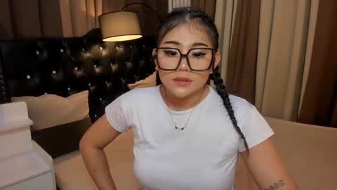 Snapshot of monstrouscockdivaontop chatting on 01/17/25, 01:04 Ruthie online show from 01/17/25, 01:04