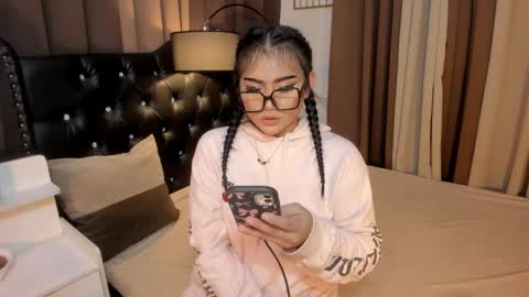 Snapshot of monstrouscockdivaontop chatting on 01/25/25, 09:04 Ruthie online show from 01/25/25, 09:04