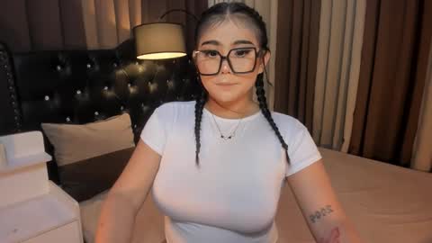 Snapshot of monstrouscockdivaontop chatting on 01/29/25, 05:13 Ruthie online show from 01/29/25, 05:13