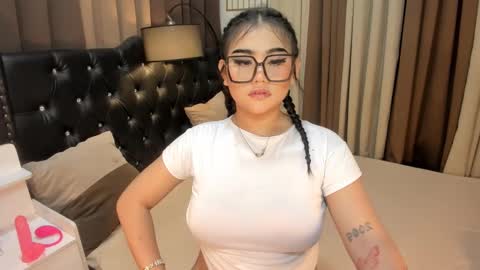 Snapshot of monstrouscockdivaontop chatting on 02/17/25, 02:48 Ruthie online show from 02/17/25, 02:48