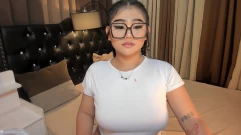 Snapshot of monstrouscockdivaontop chatting on 02/19/25, 11:04 Ruthie online show from 02/19/25, 11:04