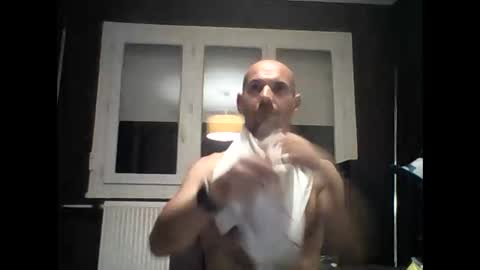 Snapshot of montmasse chatting on 04/06/26, 08:32 montmasse online show from 04/06/26, 08:32