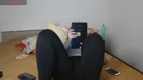 Monse online show from 02/18/25, 07:41