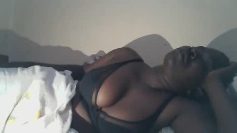 Snapshot of moo_baby chatting on 04/26/26, 01:47 moo_baby online show from 04/26/26, 01:47