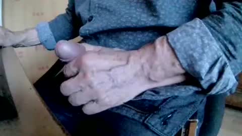 Snapshot of mookie2 chatting on 02/25/25, 04:42 mookie2 online show from 02/25/25, 04:42