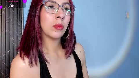 moolly_evanz online show from 04/25/26, 02:58