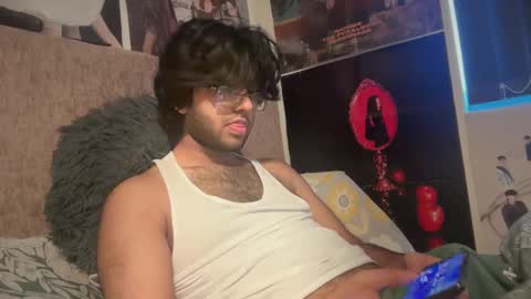 Snapshot of moon189049 chatting on 01/16/25, 12:53 moon online show from 01/16/25, 12:53