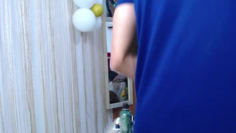 Snapshot of moon_and_fire_ chatting on 11/23/25, 04:29 moon_and_fire_ online show from 11/23/25, 04:29