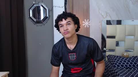 moon_and_fire_ online show from 01/13/26, 05:24