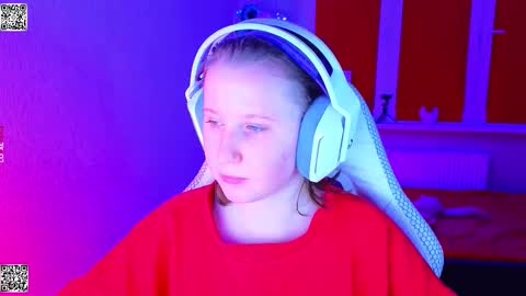 Snapshot of moon_avengers chatting on 12/02/25, 05:41 Lola online show from 12/02/25, 05:41