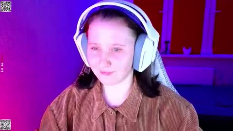 Snapshot of moon_avengers chatting on 01/10/26, 03:47 Lola online show from 01/10/26, 03:47