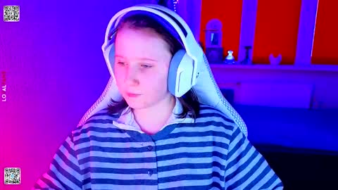 Snapshot of moon_avengers chatting on 01/14/26, 01:50 Lola online show from 01/14/26, 01:50