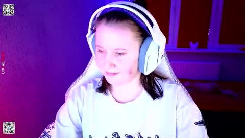 Snapshot of moon_avengers chatting on 02/04/26, 02:56 Lola online show from 02/04/26, 02:56