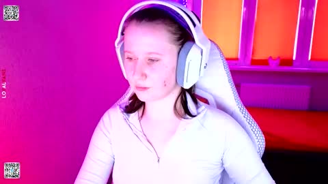 Snapshot of moon_avengers chatting on 02/05/26, 08:19 Lola online show from 02/05/26, 08:19