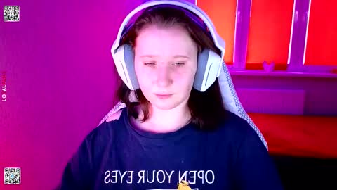 Snapshot of moon_avengers chatting on 02/06/26, 09:01 Lola online show from 02/06/26, 09:01