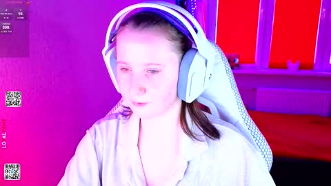 Snapshot of moon_avengers chatting on 03/04/26, 12:11 Lola online show from 03/04/26, 12:11