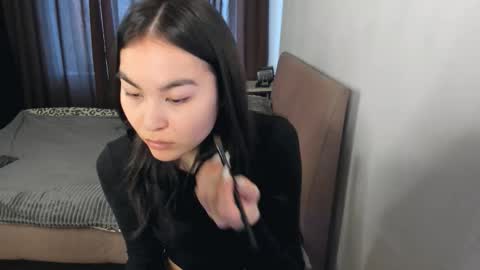 Snapshot of moon_bloom chatting on 03/14/26, 01:05 Zoe online show from 03/14/26, 01:05