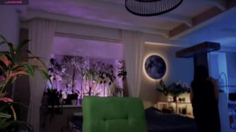 Snapshot of moon_deity chatting on 12/04/24, 10:35 Luna online show from 12/04/24, 10:35