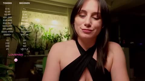 Snapshot of moon_deity chatting on 12/13/24, 01:44 Luna online show from 12/13/24, 01:44