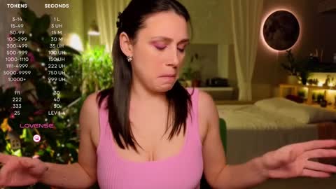 Snapshot of moon_deity chatting on 01/19/25, 02:38 Luna online show from 01/19/25, 02:38