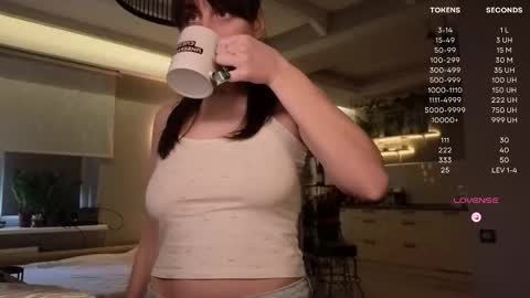 Snapshot of moon_deity chatting on 10/14/25, 12:06 Luna online show from 10/14/25, 12:06