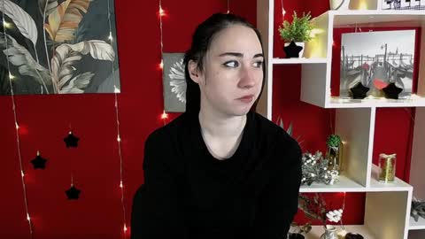 Snapshot of moon_foxy_ chatting on 12/09/24, 04:15 Diana online show from 12/09/24, 04:15