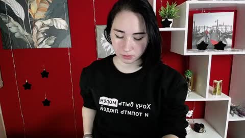 Snapshot of moon_foxy_ chatting on 12/11/24, 03:58 Diana online show from 12/11/24, 03:58