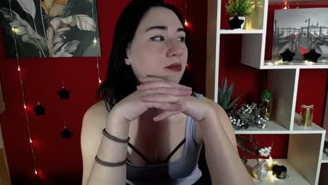 Snapshot of moon_foxy_ chatting on 12/15/24, 10:50 Diana online show from 12/15/24, 10:50