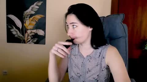Snapshot of moon_foxy_ chatting on 01/12/25, 08:04 Diana online show from 01/12/25, 08:04