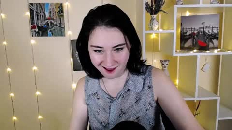 Snapshot of moon_foxy_ chatting on 01/28/25, 04:30 Diana online show from 01/28/25, 04:30
